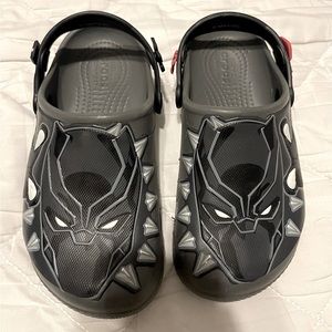 Black Panther Crocs size 2 Little kids
